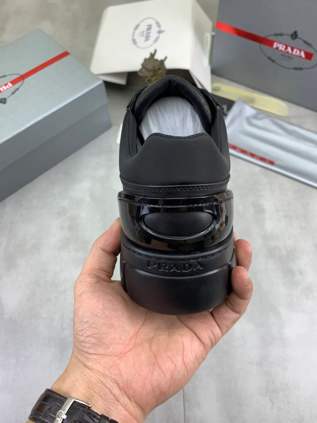 Men's men's shoes P560💰 [Real Price] Popular models are on the official website, 🆘 Trendy brand (Prada) mainly promotes popular models, avant-garde and versatile fashionable men's shoes private version mold opening, cowhide surface splicing 1:1.. Stylish and simple, original imported cowhide lining cowhide feet; the atmosphere and personality are more fashionable, eye-catching and pursuing class. It will subvert the old ideas and be a must-have for fashionistas who want to spend time with you! Must keep it! Tall and comfortable, large and low, high-end quality workmanship. Code number: 38-45 2️⃣optional.